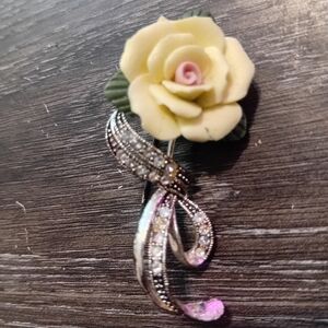 Elegant Cream and Silver Floral Brooch